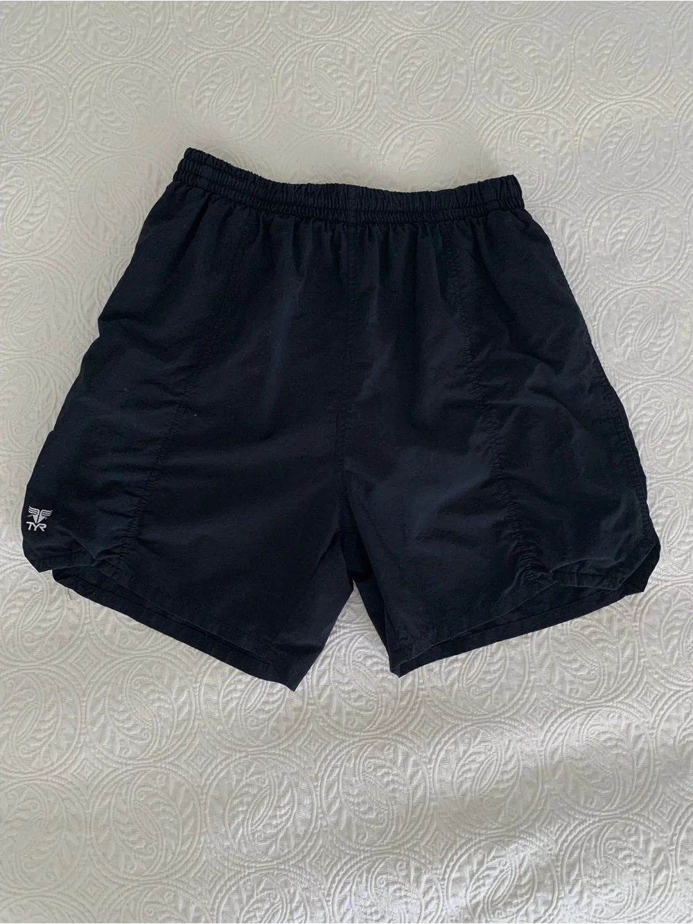TYR Swim Shorts Men's Size M Black Mesh Liner with Pocket & Drawstring - Picture 2 of 15